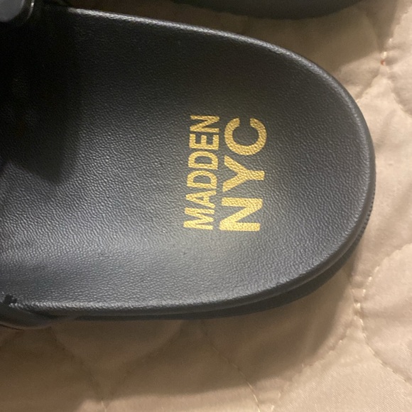 Madden NYC quilted two strap sandals with gold hardware - Picture 4 of 5